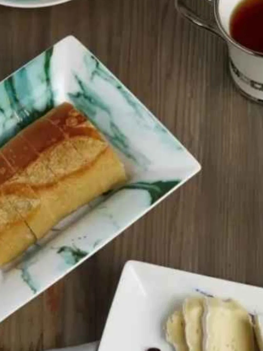 New! Prouna Verde Marble Tray